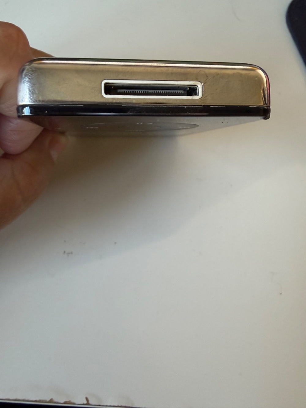 Apple iPod Classic 5.5 Gen 80GB Black (Model A1136) w/charger & camera connector - Picture 8 of 15